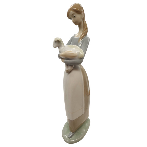 Lladro Girl with Lamb #4505 Gloss Figurine Statue Hand Made Spain Daisa - Picture 1 of 8